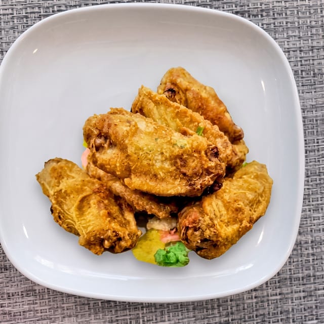 Chicken Wing with Spicy Salt / 椒鹽雞翼.