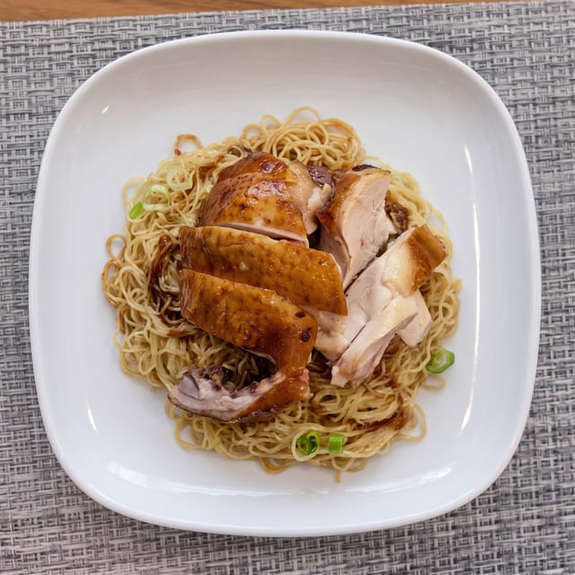 Soy Sauce Chicken Lo Mein / 油雞撈麵.