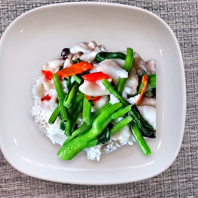 Fish Fillet with Vegetable on Rice / 時菜魚片飯.