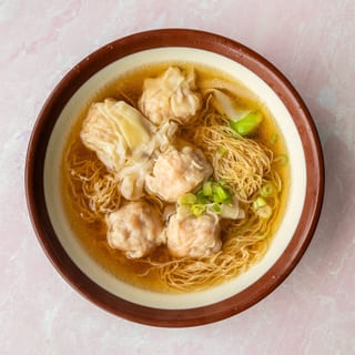 Wontons with Noodles in Soup / 雲吞湯麵