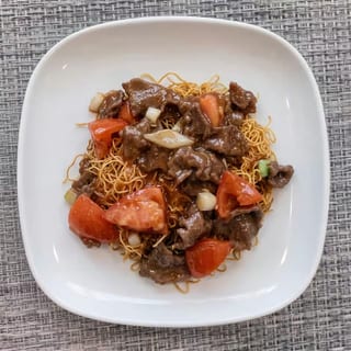Tomato Beef Chow Mein / 蕃茄牛肉炒麵