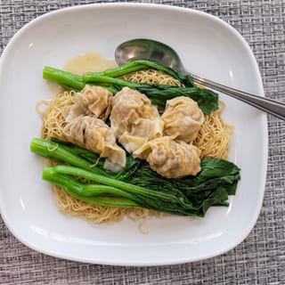 Wonton Lo Mein / 雲吞撈麵