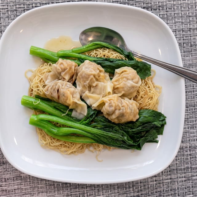 Wonton Lo Mein / 雲吞撈麵.