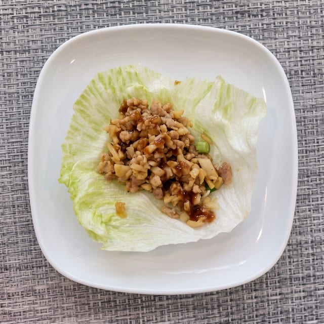 Minced Chicken Lettuce Wrap / 雞崧.