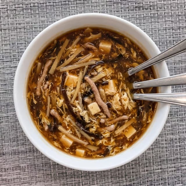 Hot and Sour Soup / 酸辣湯.