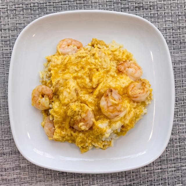 Shrimp with Egg on Rice / 滑蛋蝦球飯.