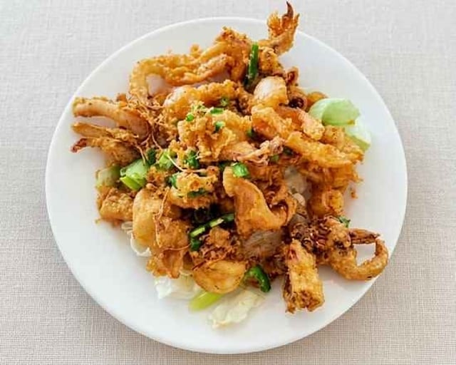 Squid with Spicy Salt / 椒鹽鮮魷.