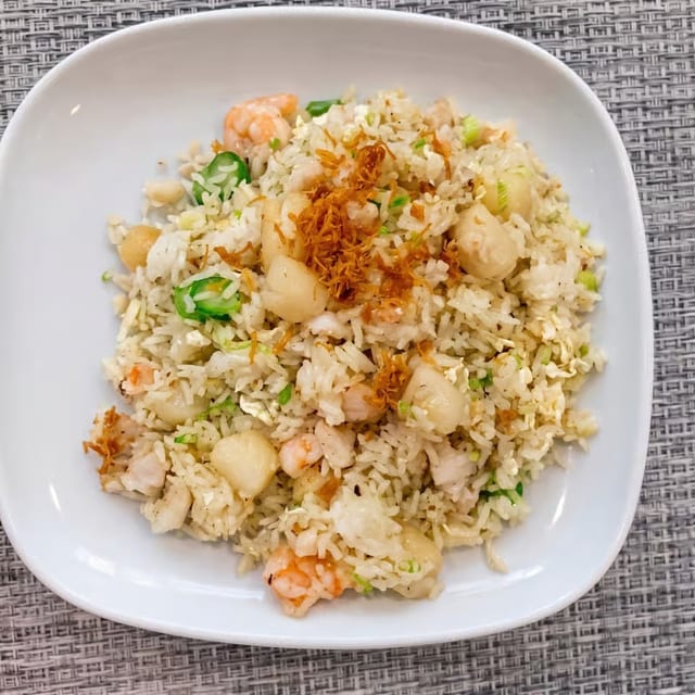 Dried Scallop with Egg White Fried Rice / 瑤柱蛋白炒飯.